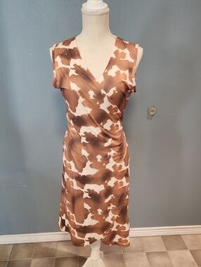 Merigold Kiss Sleeveless Asymmetrical  Exotic Giraffe Print Wrap Dress Pop Art